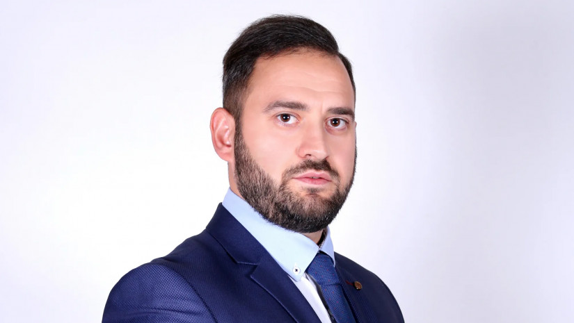 დემოკრატიული ცვლილებების ცენტრის ხელმძღვანელი დავით ჩიხელიძე