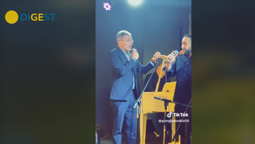 „მოვა მაისი“ და მამუკა მდინარაძე პოლიტიკოსი ერთერთ რესტორანში ამღერდა