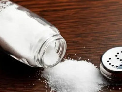 მარილის დაბნევა