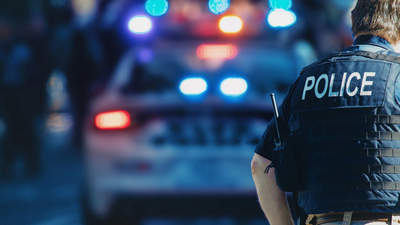 პოლიცია                ~