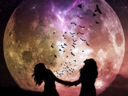 სავსე მთვარე ტუპებში