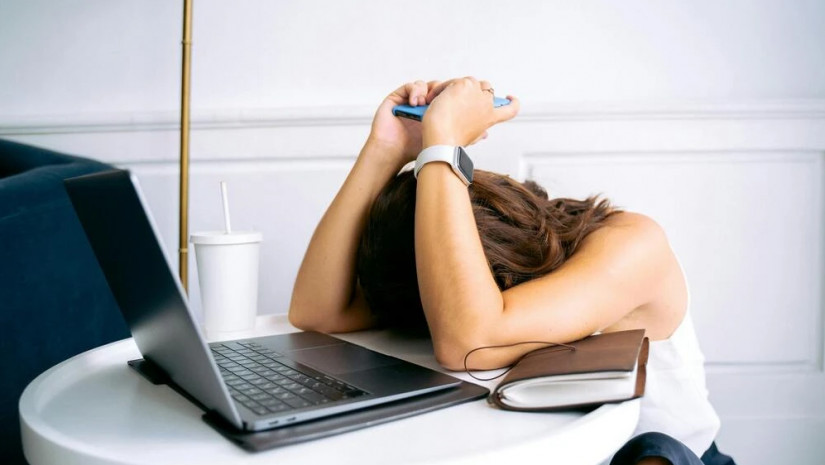 ქალი მუშაოა