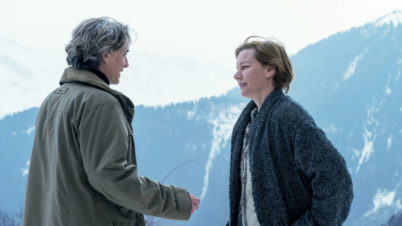 როცა გარეთ ცივა და ქარია