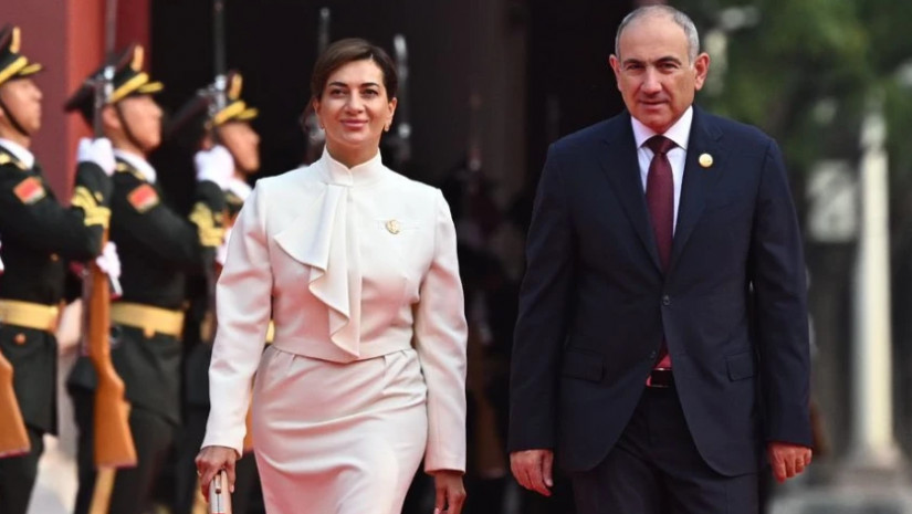 ნიკოლ ფაშინიანი და ანა აკოფიანი დაშორდნენ