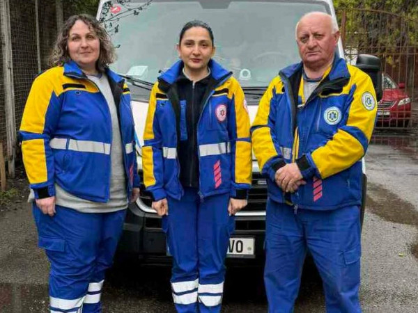 სასწრაფოს ექიმებ